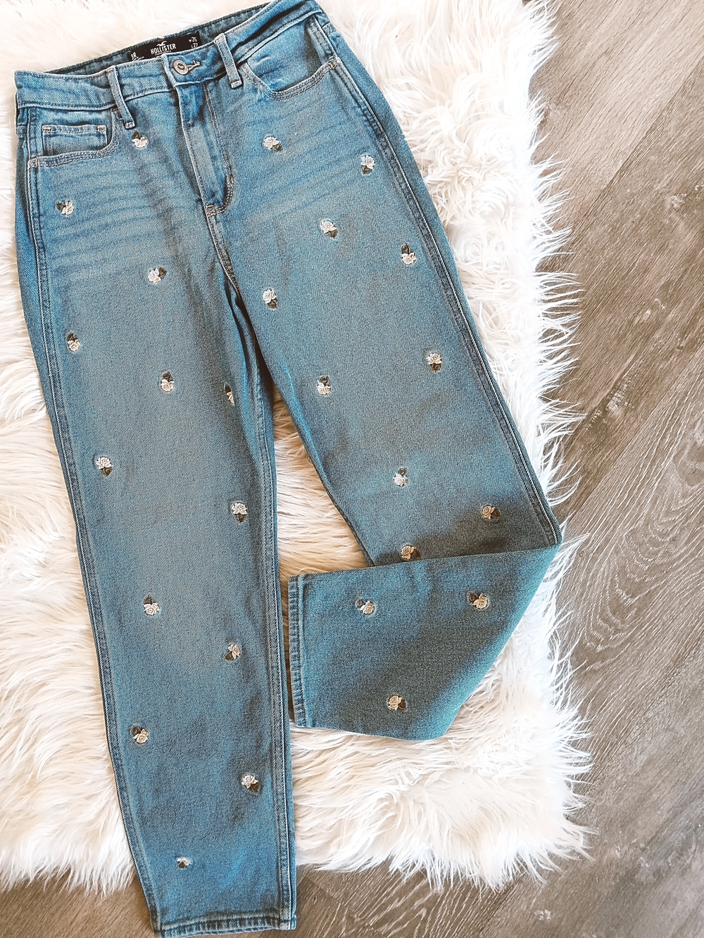 Hollister Floral Embroidered Ultra High Rise Mom Denim Blue Jeans